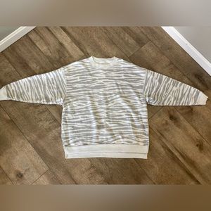 American Eagle women’s S jegging fit AHH-MAZINGLY soft oversized crewneck